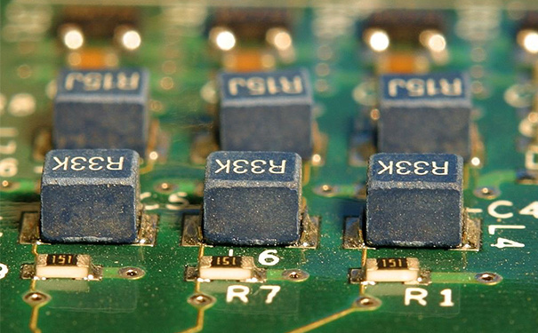 电子元件基础知识:贴片电阻和插件电阻有什么不同？